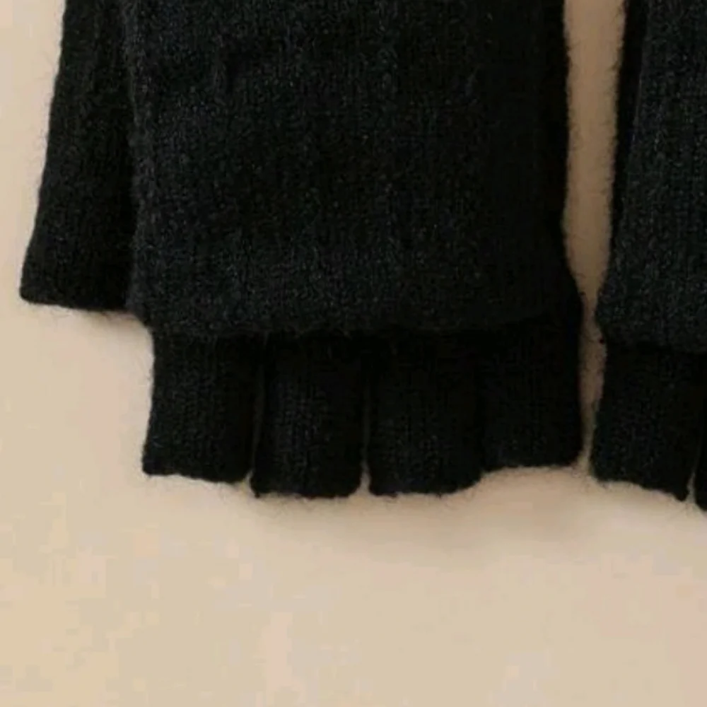 Kids fingerless gloves Size 8 - 12 years